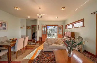 Casa com 3 dormitórios à venda, 344 m² por r$ 1.500.000,00 - golfe - teresópolis/rj