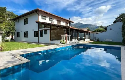 Casa com 4 dormitórios à venda, 390 m² por r$ 2.350.000,00 - comary - teresópolis/rj