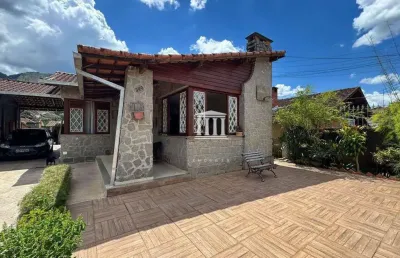 Casa com 3 dormitórios à venda, 185 m² por r$ 1.090.000,00 - jardim cascata - teresópolis/rj
