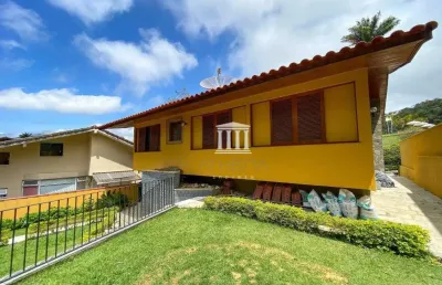 Casa com 5 dormitórios à venda, 250 m² por r$ 1.100.000,00 - iucas - teresópolis/rj