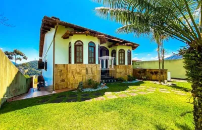 Casa com 3 dormitórios à venda, 284 m² por r$ 950.000,00 - fazendinha - teresópolis/rj