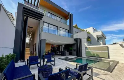 Casa em condomínio para venda em rio de janeiro, recreio dos bandeirantes, 5 dormitórios, 5 suítes, 7 banheiros, 2 vagas