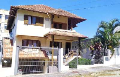 Casa para venda em florianópolis, trindade, 4 dormitórios, 2 suítes, 5 banheiros, 4 vagas