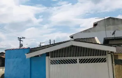 Casa de esquina à venda e apta para financiamento em terra preta