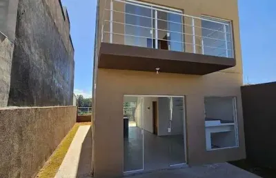 Sobrado à venda em terra preta com 116m² de área construída