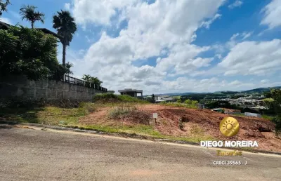 Ótimo terreno à venda em parte alta de condomínio com linda vista