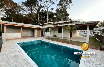 Casa térrea com área gourmet e piscina – pronta para morar!