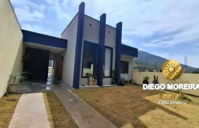 Casa à venda com 2 dormitórios e piscina - terra preta