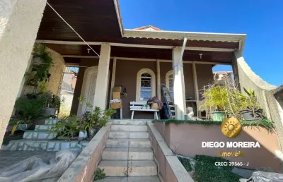 Casa à venda em terra preta – esquina privilegiada!