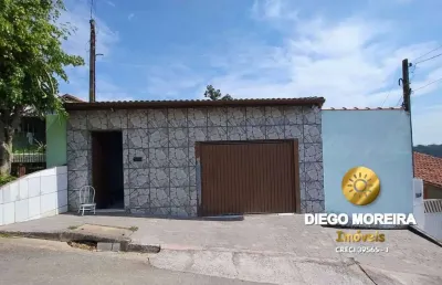 Casa à venda em terra preta – excelente localização!