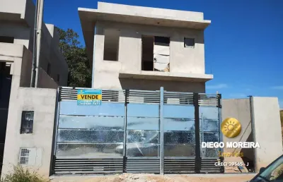 Casa escriturada à venda em bairro vem viver de terra preta