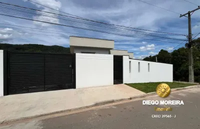 Casa à venda em terra preta com 3 dormitórios e apto para financiamento