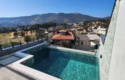 Casa à venda com 3 dormitórios sendo 1 suíte com sacada