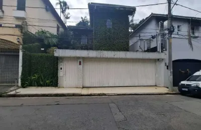 Casa à locação  com 351m² e 3 dormitórios no jardim panamby