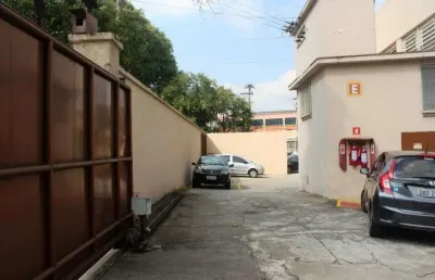 Galpões com escritórios e showroom disponíveis para locação (6.203m²).