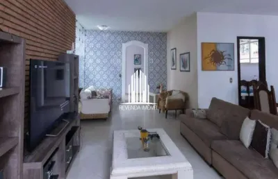 Casa assobrada com 4 dormitórios 1 suite  e 6 vagas no alto da lapa