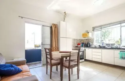 Apartamento no condomínio guaicui  em pinheiros com 95m² 3 dormitórios 2 banheiros.