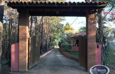 Lindissima chácara na beira da  represa  c/ fácil acesso