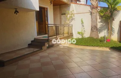 Casa sobrado 270 metros, com 3 quartos sendo 2 suites 4 vagas e piscina à venda r$ 1.100.000,00 jardim santa clara, guarulhos