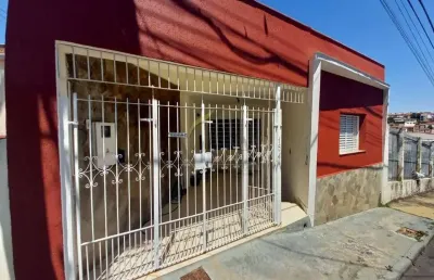 Casa à venda em área comercial (excelente para escritório, consultório ou clínica) , 03 dormitórios