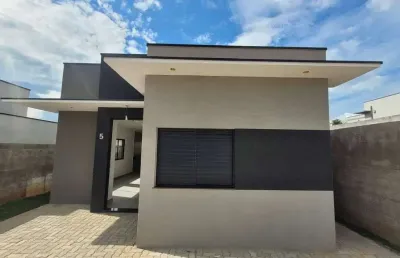 Casa a venda no condomínio alphaville no centro de piracaia sp com 80 m².