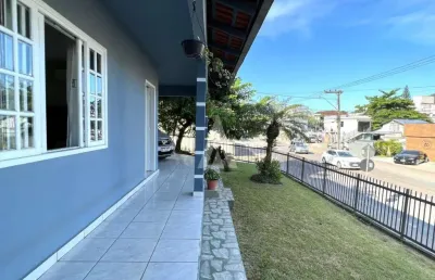 Casa com 3 quartos à venda na rua iririú, --, saguaçu, joinville, 271 m2 por r$ 1.300.000