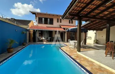 Casa com 3 quartos à venda na rua assis brasil, --, saguaçu, joinville, 202 m2 por r$ 1.950.000