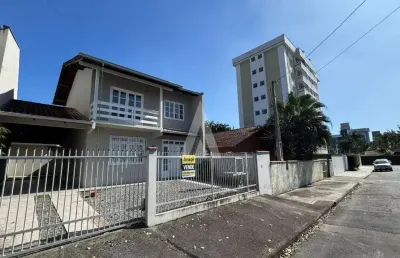 Casa com 3 quartos à venda na rua eugênio fleischer, --, costa e silva, joinville, 133 m2 por r$ 750.000