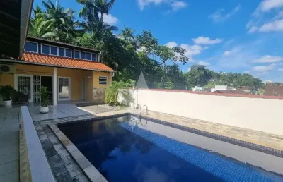 Casa com 4 quartos à venda na xv de novembro, --, américa, joinville, 263 m2 por r$ 950.000