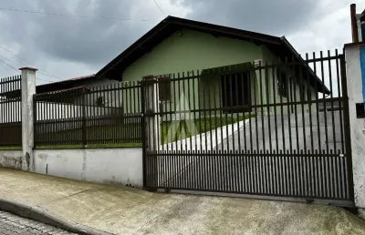 Casa com 4 quartos à venda na mario arins caldeira, --, floresta, joinville, 232 m2 por r$ 700.000