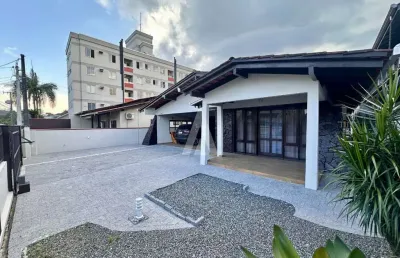 Casa com 3 quartos à venda na rua ricardo landmann, --, santo antônio, joinville, 220 m2 por r$ 1.350.000
