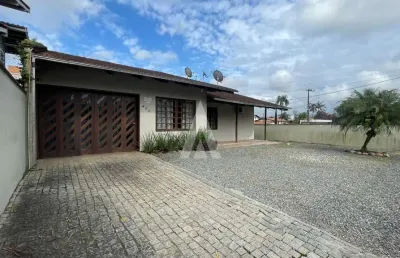 Casa com 4 quartos à venda na rua assis brasil, --, saguaçu, joinville, 170 m2 por r$ 988.000
