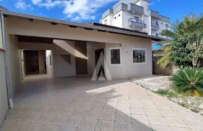 Casa com 3 quartos à venda na rua arquimedes, --, iririú, joinville, 153 m2 por r$ 680.000