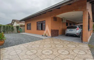 Casa com 4 quartos à venda na otto albano ganzemuller, --, vila nova, joinville, 216 m2 por r$ 690.000