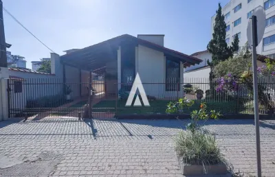 Casa com 3 quartos à venda na rua padre kolb, --, bucarein, joinville, 177 m2 por r$ 780.000