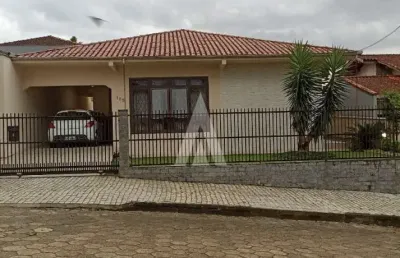 Casa com 3 quartos à venda na rua zózimo de oliveira, --, guanabara, joinville, 190 m2 por r$ 780.000