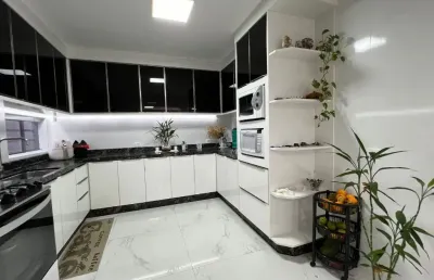 Sobrado triplex 3 quartos (1 suite) a venda no capão raso