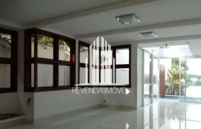 Casa com 4 quartos à venda na Rua Petrópolis, 522, Sumaré, São Paulo