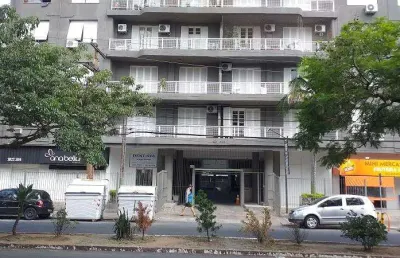 Excelente apto com 03 dormitórios , 02 salas, cozinha, banheiro e área de serviços,