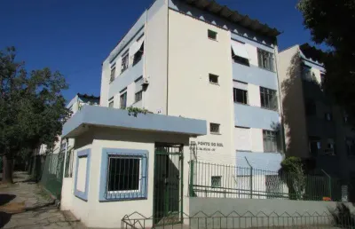 Apto com 3 dormitórios , sala, cozinha , banheiro e área de serviços