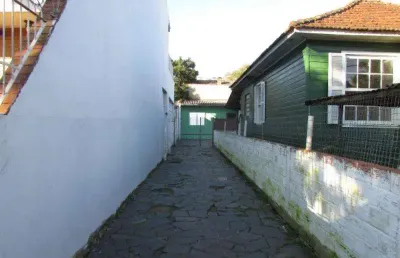 Casa no bairro cavalhada com 45 m2, 1 dormitório, área de serviço, banheiro social, cozinha, pátio, tanque