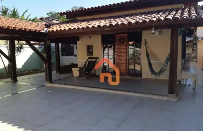 Casa com 3 quartos (2 suítes), piscina, 3 vagas à venda, 240 m² por r$ 880.000 - itaipu - niterói/rj