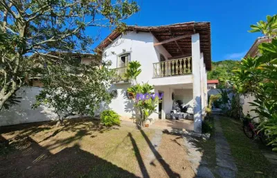 Casa  fora de condomínio, com 2 dormitórios à venda, 161 m² por r$ 980.000 - piratininga - niterói/rj