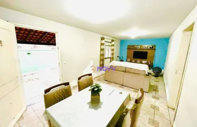 Excelente casa,  4 quartos, localização com vasto comércio, oportunidade !