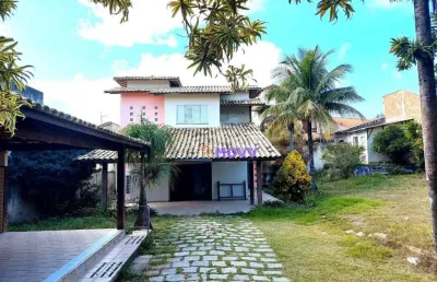 Primeira quadra da praia de piratininga - casa em dois terrenos de 3 quartos, suíte e 4 vagas à venda, 136 m², por r$ 2.100.000 - niterói/rj