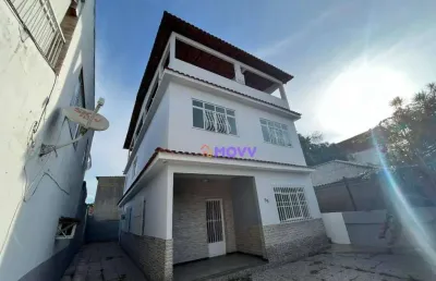 Linda casa duplex, 5 quartos,terraço,localização privilegiada !