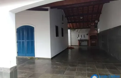 Casa 3 suítes  churrasqueira  jardim  550 m da praia  itanhaém sp