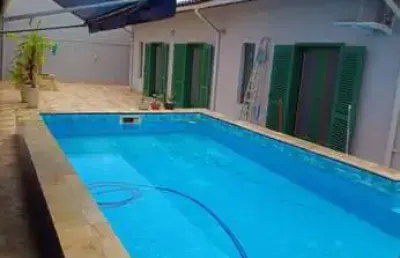Casa 3 suítes  piscina  local privilegiado  100m mar  itanhaem sp