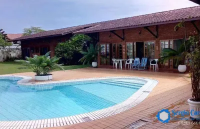 4 quartos  suítes    1.080 m de terreno   piscina    200m mar  itanhaém sp