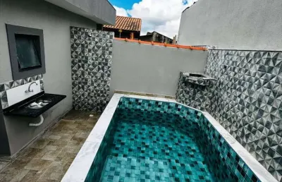 Casa 2 quartos suíte piscina e churrasqueira lado praia itanhaém sp